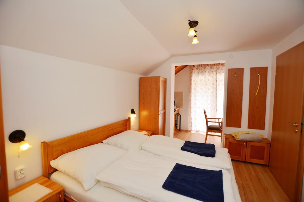 Viragoskert Apartman Hévíz Δωμάτιο φωτογραφία