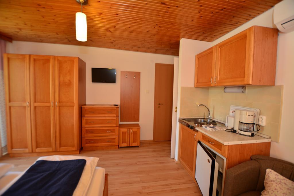 Viragoskert Apartman Hévíz Δωμάτιο φωτογραφία