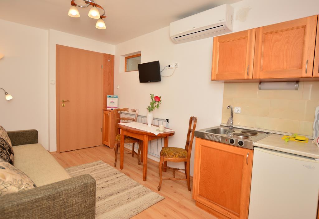 Viragoskert Apartman Hévíz Δωμάτιο φωτογραφία